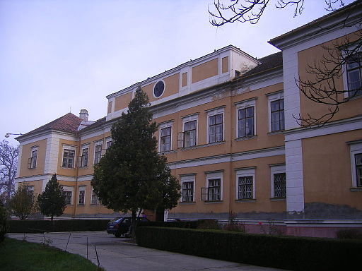 Amádé-Üchtritz Manor 