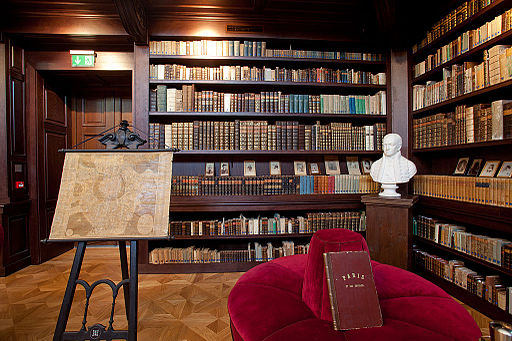 Apponyi várkastély és könyvtár